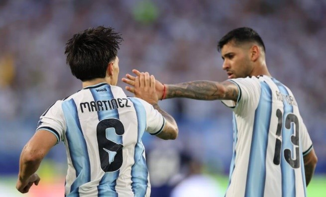 Sự ăn ý giữa Martinez và Romero là cả một quá trình khi họ đã sát cánh cùng nhau từ những cấp độ trẻ. Ảnh: Getty Images.
