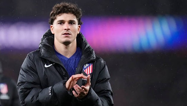 Atletico Madrid vẫn đang ngăn Julian Alvarez gia nhập Barcelona. (Ảnh: Getty Images)