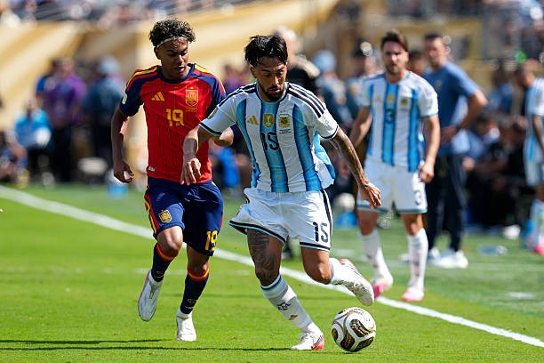 Nico Gonzalez (5/10): Được điền tên vào đội hình xuất phát sau màn trình diễn ấn tượng trước tuyển Anh. Tuy nhiên, anh thi đấu mờ nhạt và bị thay ra ngay sau hiệp một bởi Leandro Paredes.