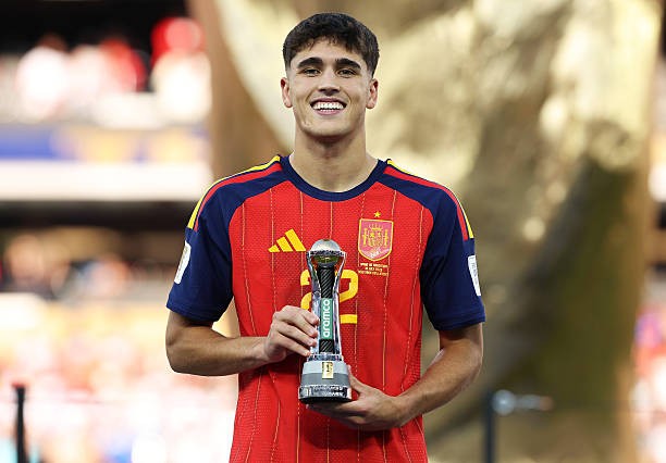 Cubarsi giành danh hiệu Cầu thủ trẻ xuất sắc nhất World Cup. Ảnh: Getty Images. 