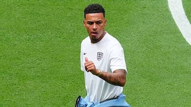 Rogers gấp rút kiểm tra y tế tại Chelsea sau World Cup. (Ảnh: Getty Images)