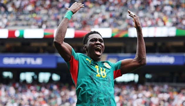 Ismaila Sarr nói rõ quan điểm về việc gia nhập Man United.