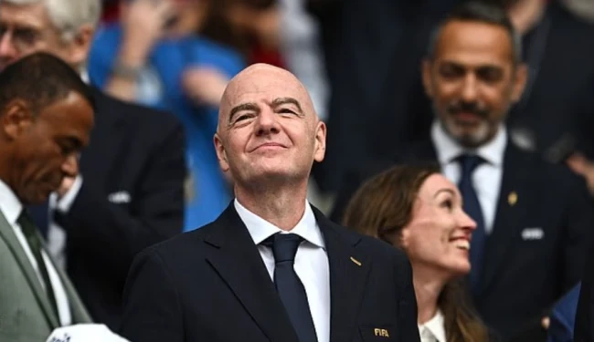 FIFA vấp phải hàng loạt dấu hỏi, tranh cãi xoay quanh tính minh bạch. Ảnh: Getty.