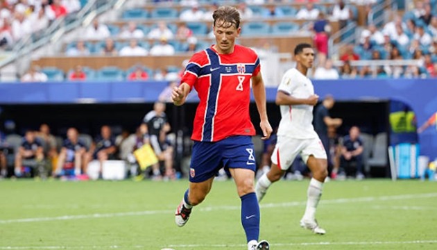 MU tập trung chiêu mộ Sander Berge. (Ảnh: Getty Images)/
