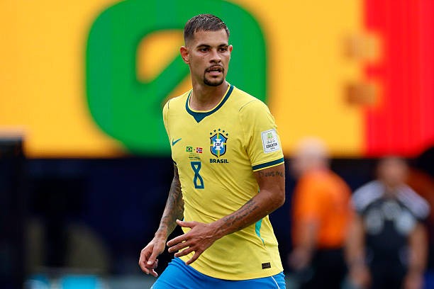 Arsenal nên bạo chi vì Bruno Guimaraes. Ảnh: Getty Images