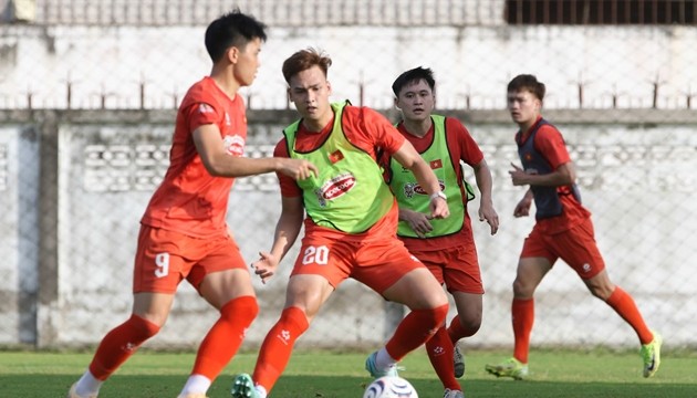 Hàng thủ đội tuyển Việt Nam tích cực tập luyện trước thềm mở màn ASEAN Cup 2026. (Ảnh: Getty Images)