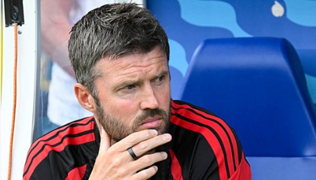 Michael Carrick cần thêm những bản hợp đồng chất lượng nơi tuyến giữa MU. (Ảnh: Getty Images)