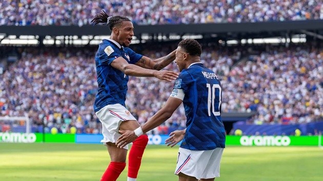 Mbappe thuyết phục Olise gia nhập Real Madrid. (Ảnh: Getty Images)