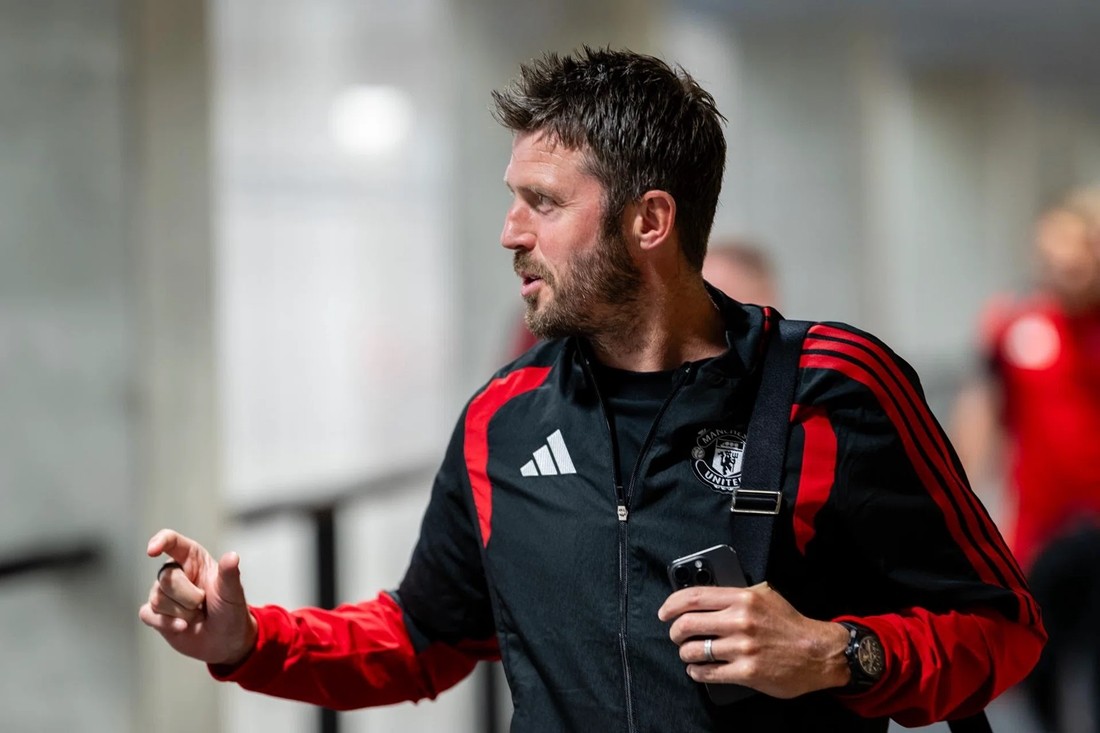 Michael Carrick được cho muốn Man Utd đá kiểm soát. Ảnh: Manchester United FC.