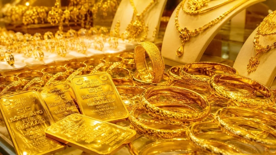 Chỉ vừa mở cửa phiên giao dịch lúc 8h34, thương hiệu vàng quốc gia SJC đã đồng loạt giảm tiếp 1 triệu đồng/lượng ở cả hai chiều mua - bán.