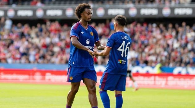 Joshua Zirkzee ăn mừng bàn thắng sau pha xử lý đầy ngẫu hứng. Ảnh: ManUTD.