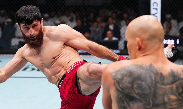 Magomed Ankalaev tung đòn hiểm hóc tại UFC Abu Dhabi