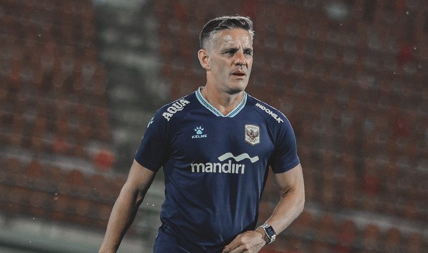 HLV John Herdman nói đùa khi được hỏi về quá trình chuẩn bị của ĐT Indonesia. Ảnh: PSSI.