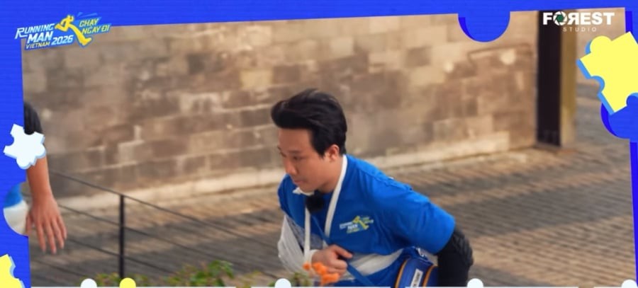 Trấn Thành băng bó 1 cánh tay khiến khán giả hoang mang

