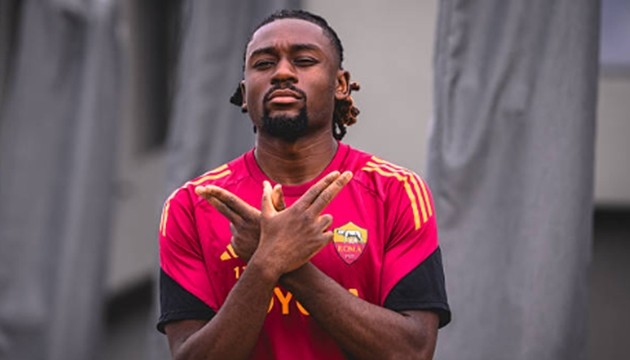 Manu Kone là phương án để bộ sậu thượng tầng Man United quên Elliot Anderson. (Ảnh: Getty Images)