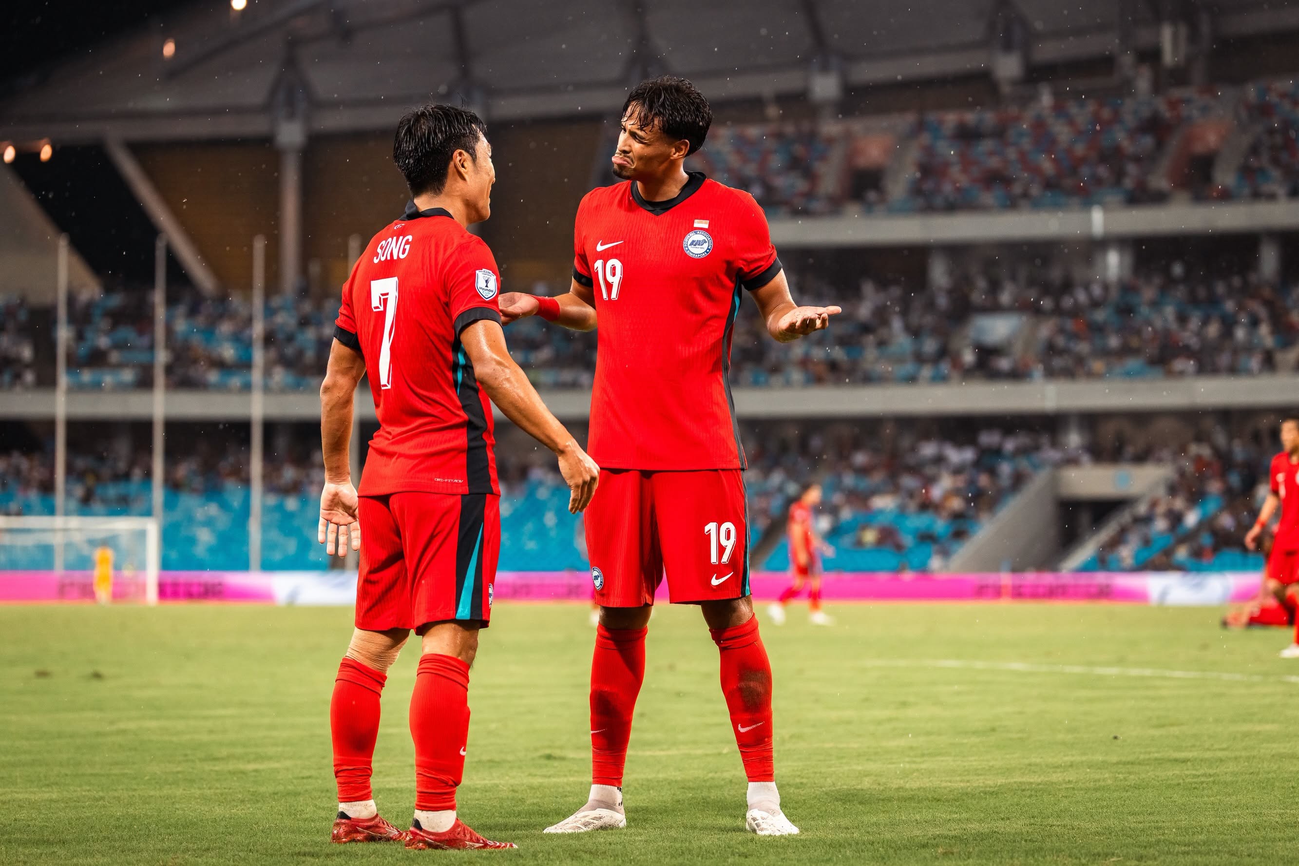 Ilhan Fandi (số 19) ghi bàn mở tỷ số cho Singapore. Ảnh: LĐBĐ Singapore. 
