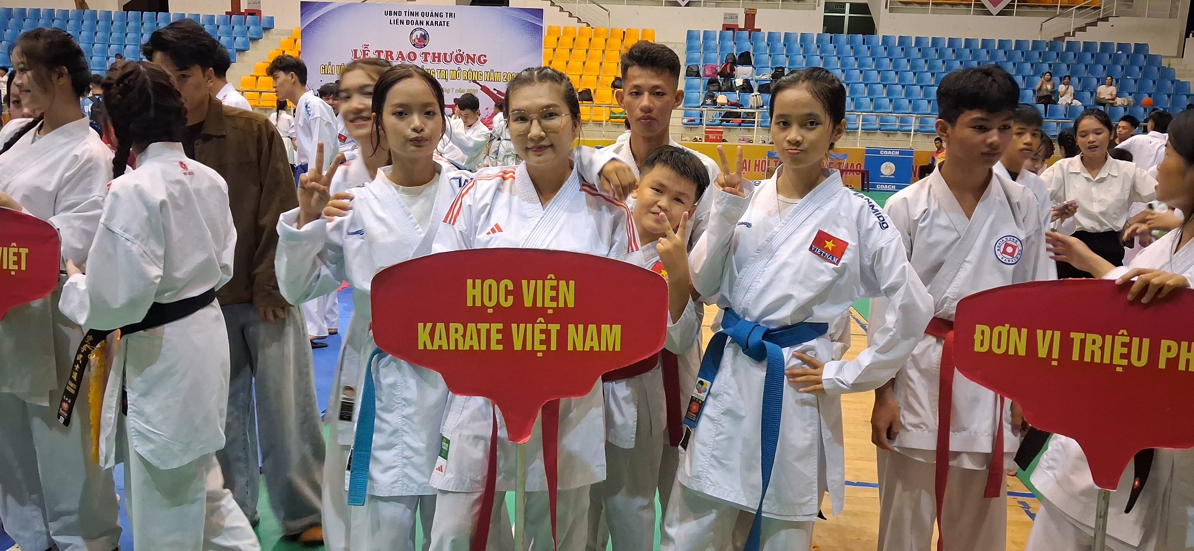 Giải đấu quy tụ nhiều trung tâm đào tạo huấn luyện Karate hàng đầu tỉnh Quảng Trị và khu vực miền Trung tham dự giải.jpg