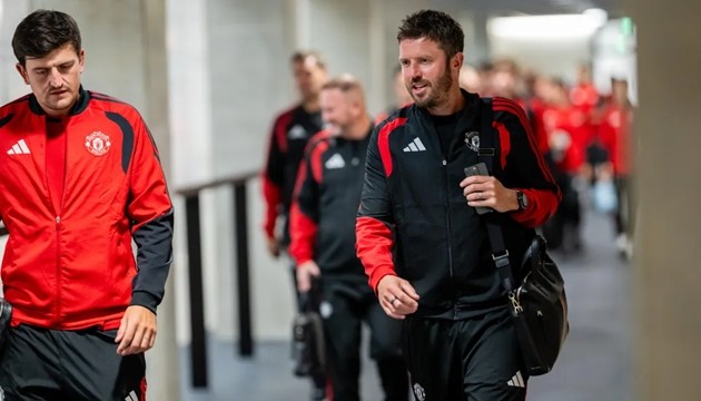 Michael Carrick vẫn đang nỗ lực cải thiện tuyến giữa cho Man United sau sự ra đi của Casemiro. (Ảnh: Getty Images)