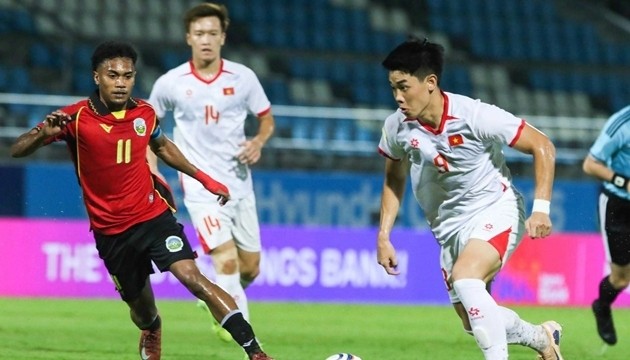 Đình Bắc tỏa sáng khiến HLV Kim Sang-sik đau đầu lắp ghép Tài Lộc vào đội hình. (Ảnh: VFF)