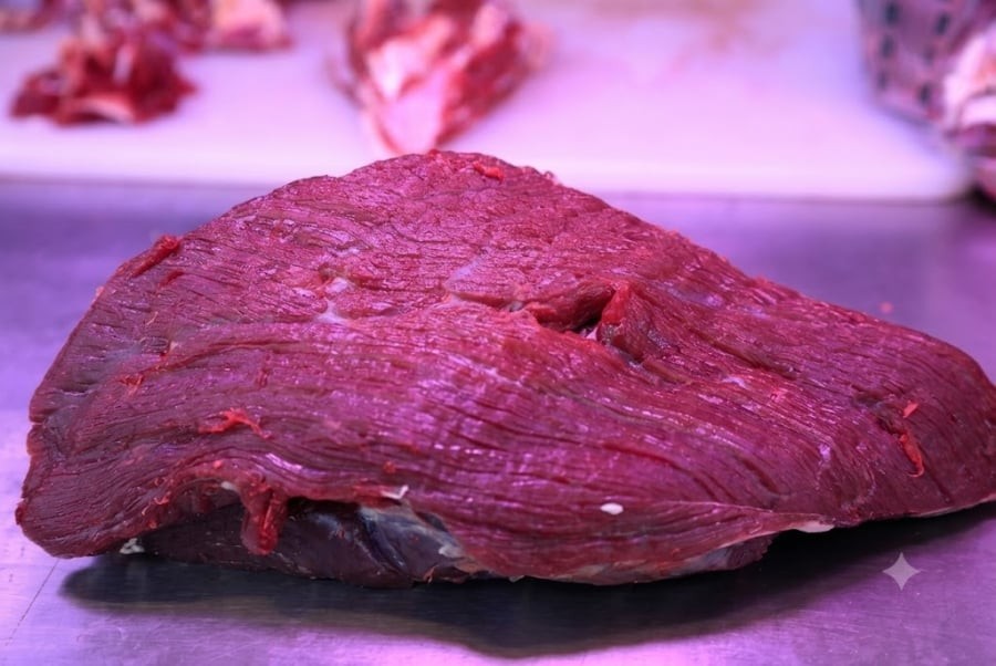 Mặc dù bắp bò (ở chân sau) là món khoái khẩu của dân nhậu khi làm món kho hay ngâm mắm, nhưng xét trên tiêu chí nấu nướng hàng ngày thì đây là phần thịt khá 