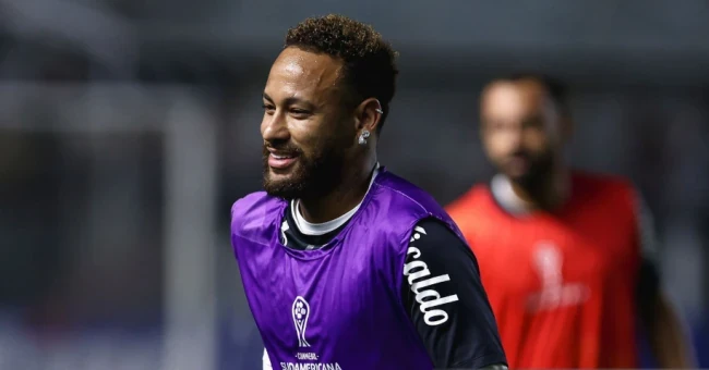Neymar phản bác thông tin bắt nạt đồng đội. Ảnh: Getty.