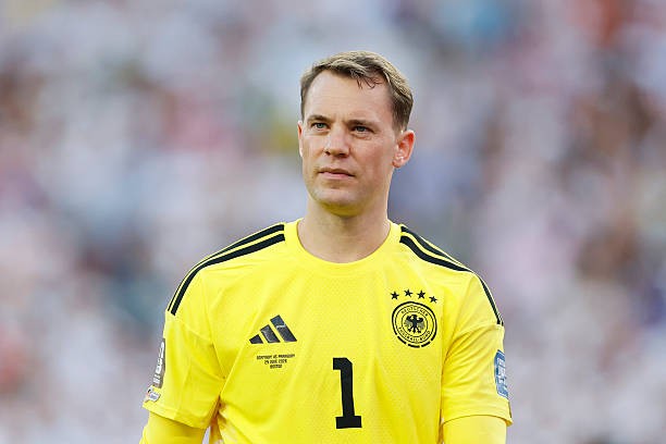 Manuel Neuer úp mở khả năng giải nghệ. Ảnh: Getty Images
