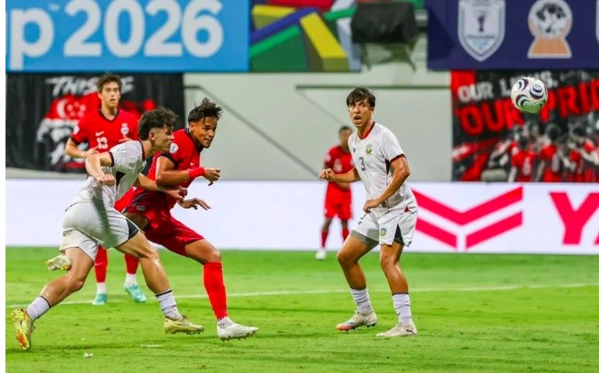 Singapore nổi tiếng với những tình huống không chiến hiệu quả. Nhưng họ sẽ phải đối đầu với dàn cầu thủ sở hữu thể hình lý tưởng của Việt Nam. Ảnh: The Straits Times.