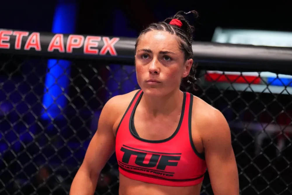 Delphine Benouaich trên sàn đấu The Ultimate Fighter 34