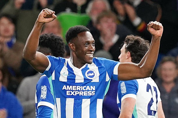 Sự xuất hiện của Danny Welbeck là cần thiết cho Chelsea. Ảnh: Getty Images