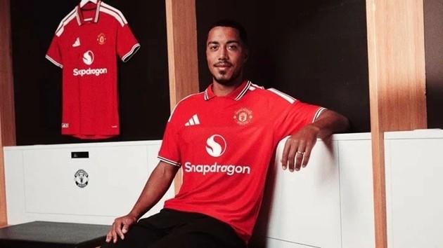 Đã có những bản hợp đồng mới, lực lượng của Man United vẫn chưa mang đến sự yên tâm cho người hâm mộ. (Ảnh: Man United)