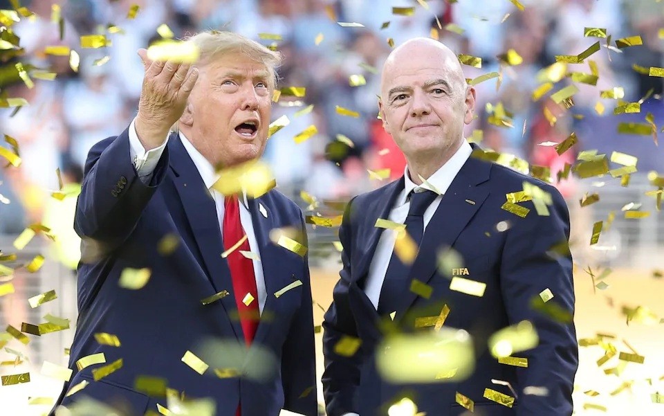  Infantino đã có nhiều quyết định gây tranh cãi. Ảnh: Getty.