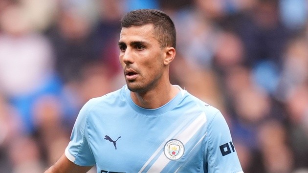 Real chuẩn bị chốt con số chiêu mộ Rodri. (Ảnh: Sky Sports)