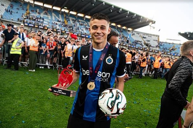 MU và Chelsea theo đuổi 