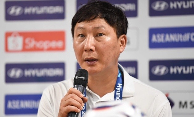 Ông Kim Sang-sik tiết lộ lý do rút Đình Bắc ra sớm. Ảnh: VFF