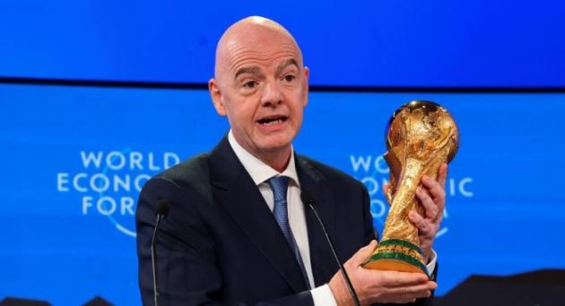  Infantino đã bị phản đối trên diện rộng với kế hoạch của mình. Ảnh: Getty