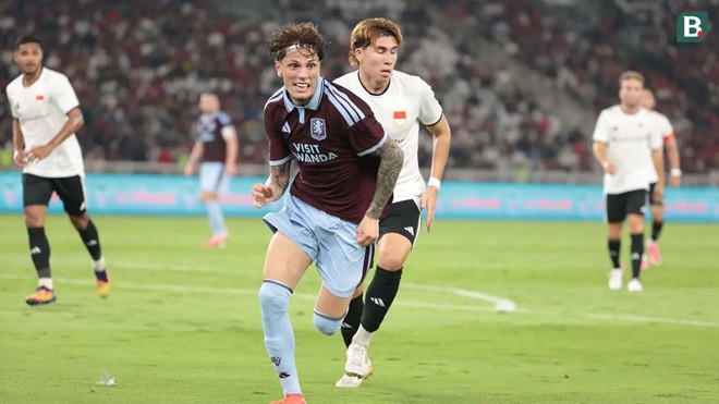 Tân binh Aston Villa Alejandro Garnacho cũng ra sân. Ảnh: Bola.