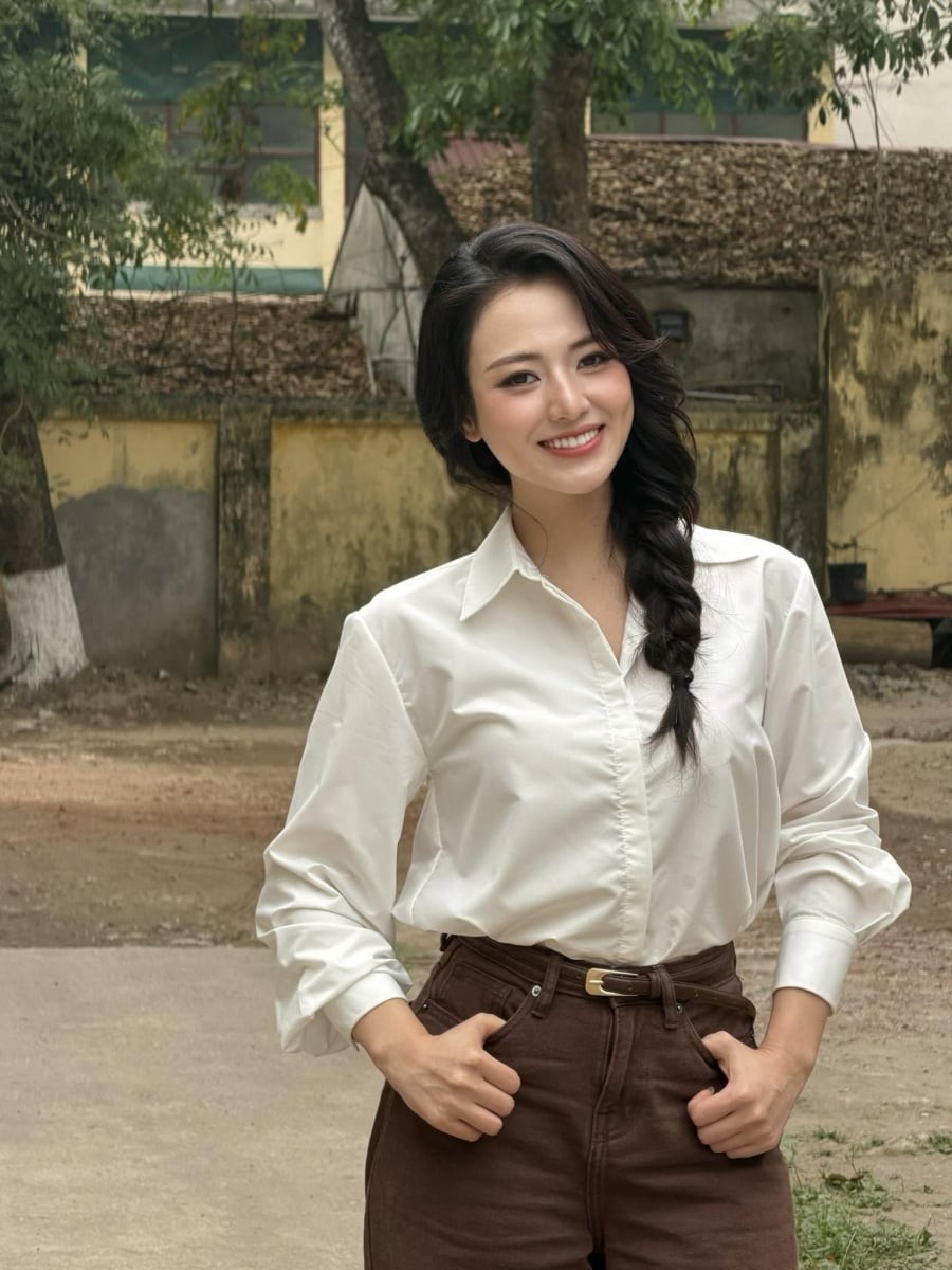 Đây vốn là công thức thời trang quen thuộc nhưng vẫn luôn giữ được sức hút nhờ sự thanh lịch và linh hoạt.