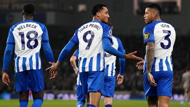 Welbeck có thể sẽ xếp sau Joao Pedro trên hàng công. (Ảnh: BeinSport)