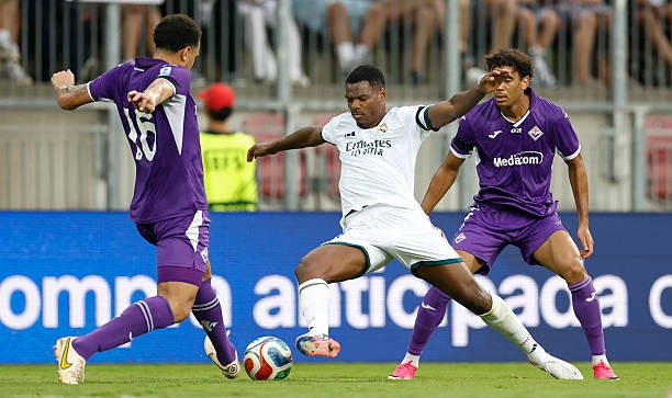 Dumfries đã có trận ra mắt Real Madrid. Ảnh: Getty Images. 