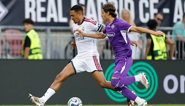 Alexander-Arnold hứa hẹn sẽ có bộ mặt đầy thú vị dưới bàn tay HLV Jose Mourinho. (Ảnh: Getty Images)