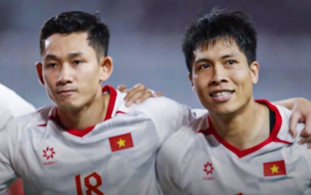 Văn Vĩ và Hai Long nhấn chìm Indonesia. (Ảnh: VFF)