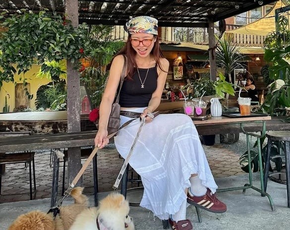 Chất liệu cotton giúp người mặc cảm thấy dễ chịu ngay cả trong những ngày thời tiết oi bức.