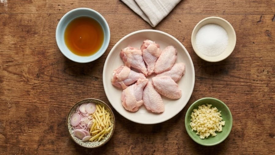 Để làm món cánh gà chiên mắm, bạn chỉ cần một số nguyên liệu đơn giản.