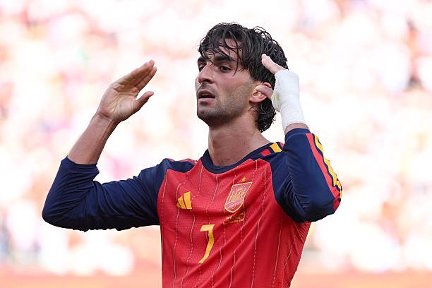 Torres gây áp lực lên ban lãnh đạo Barca. Ảnh: Getty Images. 