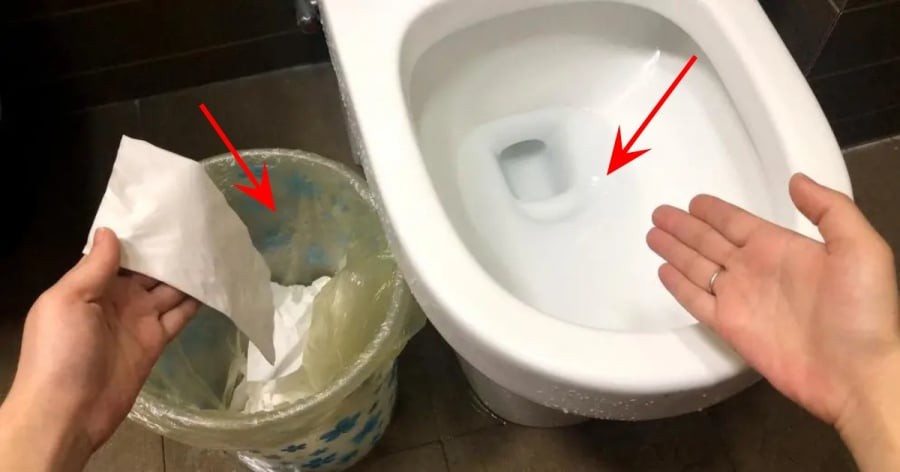 Câu trả lời không hoàn toàn giống nhau trong mọi trường hợp. Việc nên bỏ giấy vào bồn cầu hay thùng rác phụ thuộc vào loại giấy sử dụng, hệ thống thoát nước của gia đình cũng như điều kiện vệ sinh của từng khu vực. 

