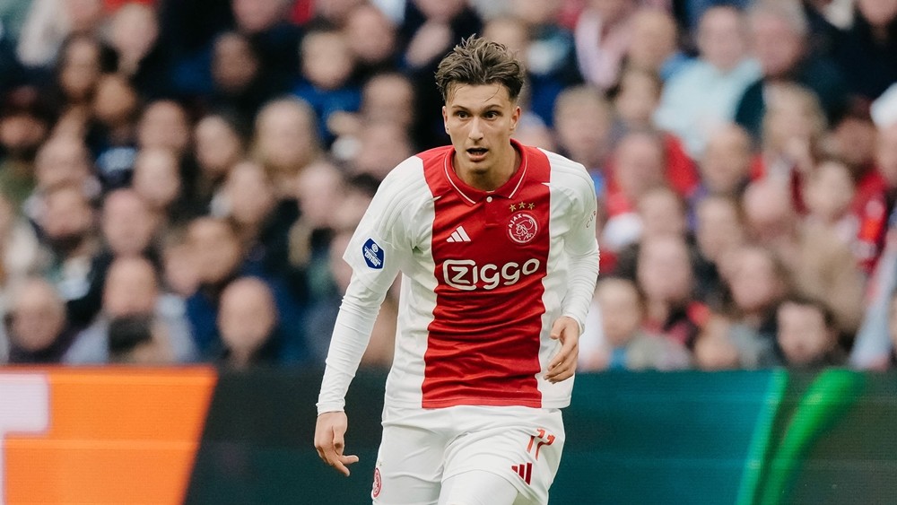 Mika Godts nhận được nhiều sự quan tâm từ các ông lớn châu Âu. Ảnh: Ajax FC.