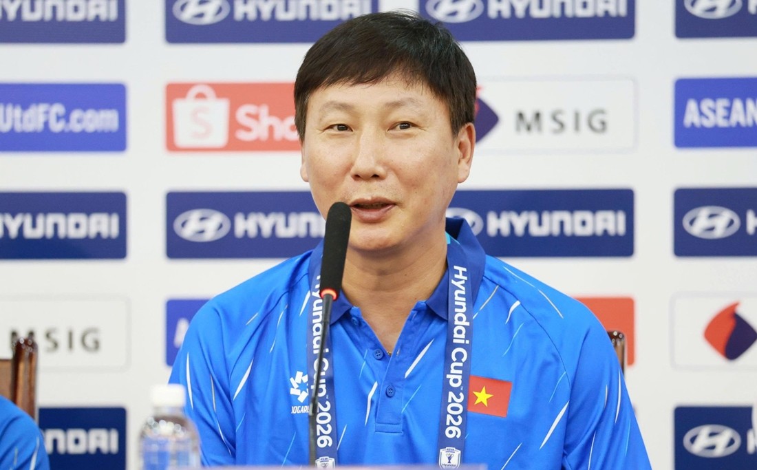 HLV Kim Sang Sik đặt mục tiêu giành trọn 3 điểm trước Campuchia. Ảnh: VFF.
