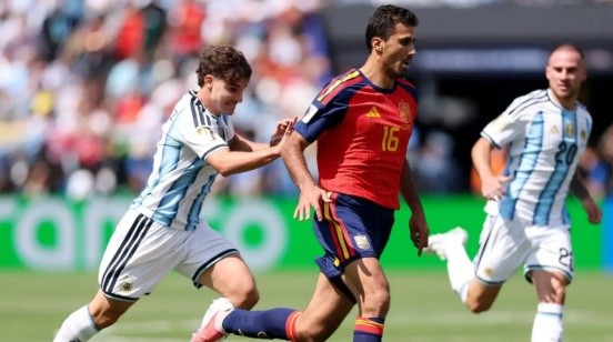 Barca đang muốn chiêu mộ cả Rodri lẫn Alvarez. Ảnh: Getty.