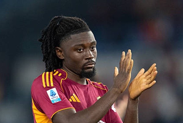 Lãnh đạo Man Utd bất đồng quan điểm về thương vụ Manu Kone. Ảnh: Getty Images
