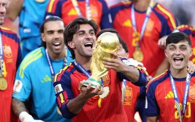 Torres đang đứng trước những hoài nghi về tương lai tại Barca. Ảnh: Getty.